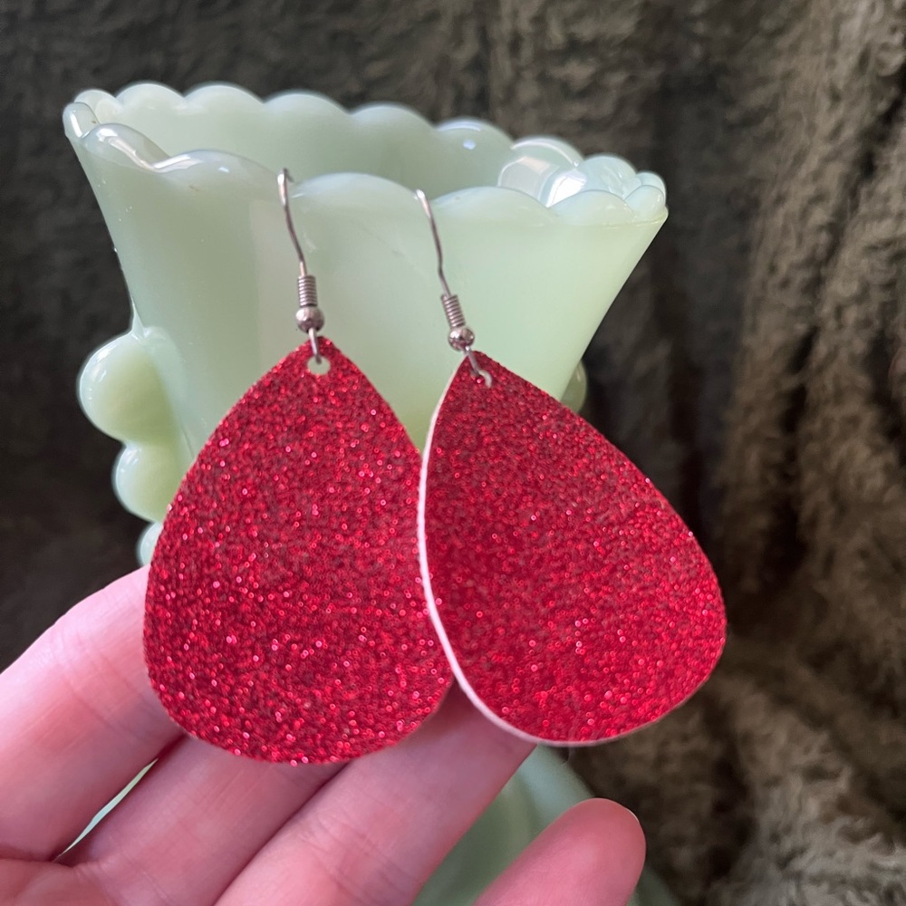 Elegant Red Glitter Teardrop Earrings